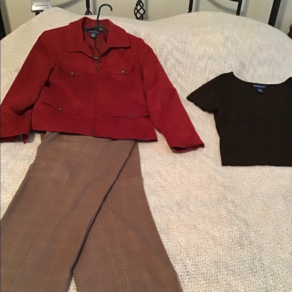 Casual women’s pant suit